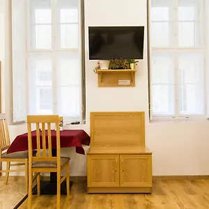 Authentic Akacfa Apartment
